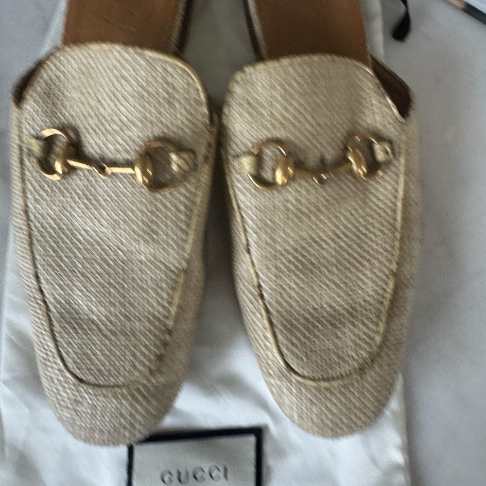 Gucci tan raffia loafers with snake skin trim